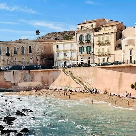 Ortigia House Salomone بيت للعطل سيراكوزا